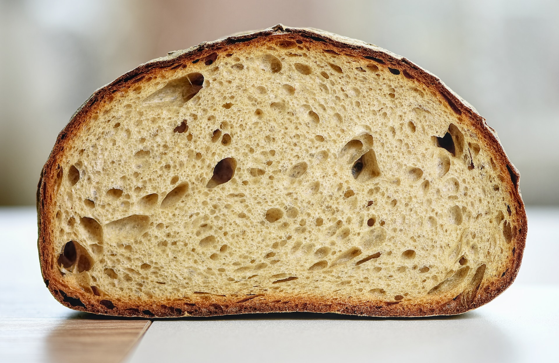 From Loaf to Fruit: The Magic of the Bread Knife